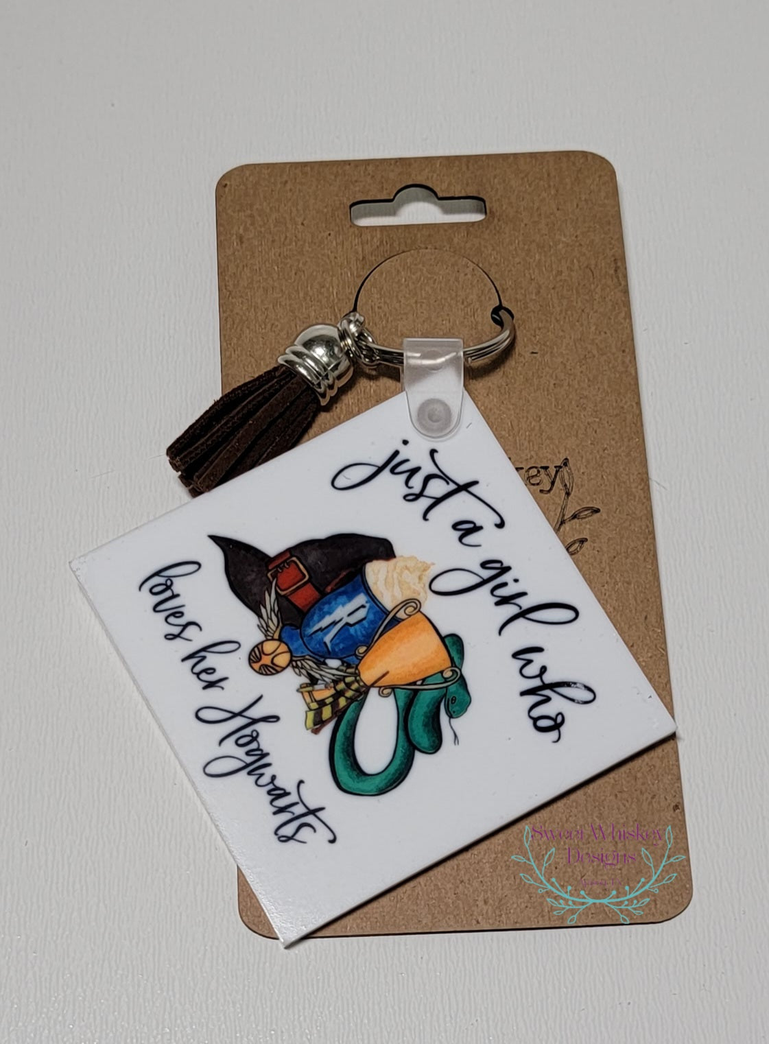 Just a Girl who love her Hogwarts Keychain